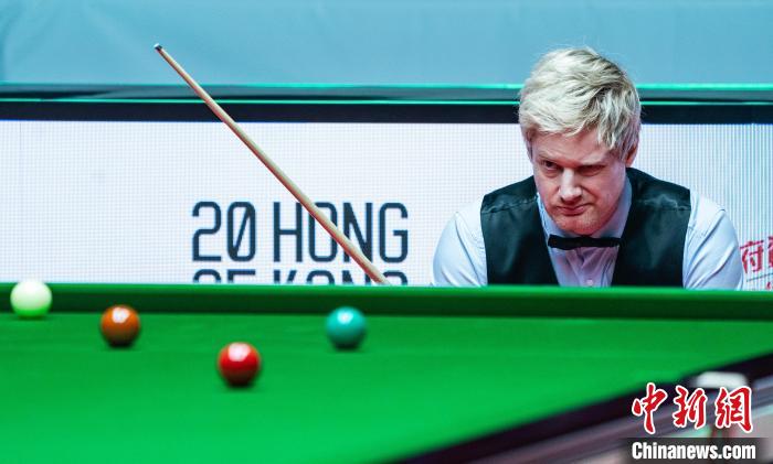 尼尔·罗伯逊100横扫宾汉姆 首次问鼎斯诺克大奖