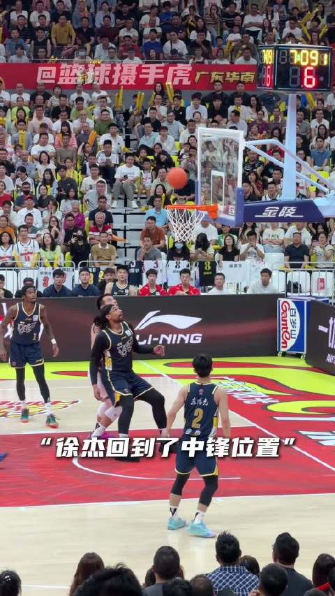 14岁张一佳身高1米91加盟江苏青年女排 胡金秋砍