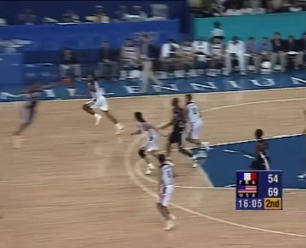 14岁张一佳身高1米91加盟江苏青年女排 胡金秋砍