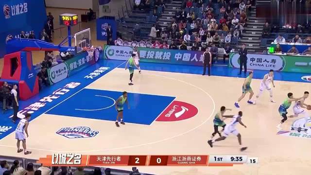 14岁张一佳身高1米91加盟江苏青年女排 胡金秋砍