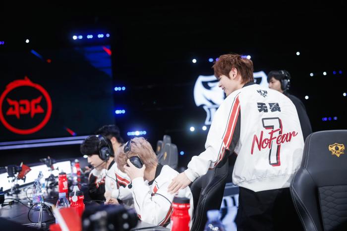 无畏转会JDG后经历挑战 调整心态备战夏季赛