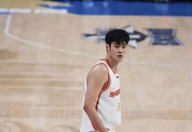 21岁王浩然砍32分助深圳终结广厦7连胜