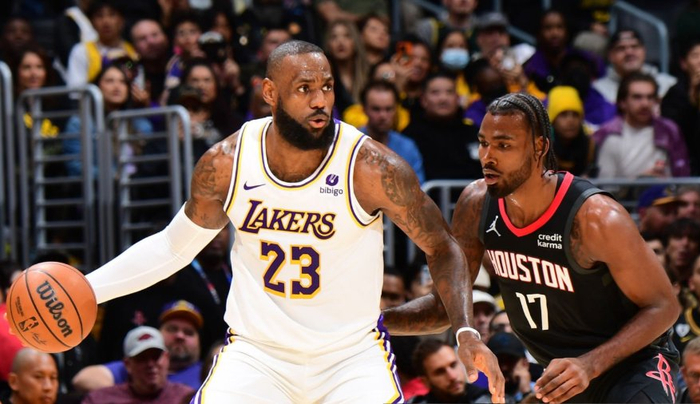 火箭新星伊森忆童年扣篮启蒙：詹姆斯从罚球线