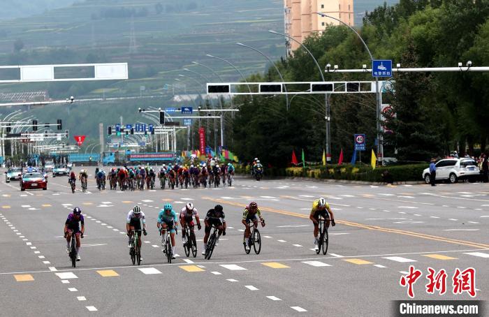 西班牙车手埃里克-法贡德斯夺第二赛段冠军 环青