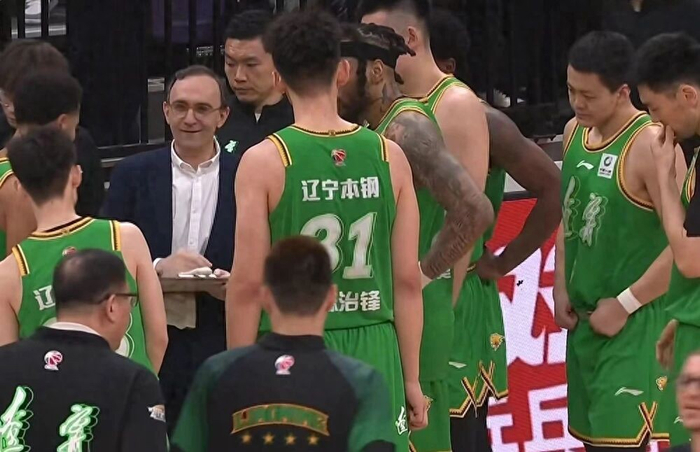 辽宁男篮常规赛排名垫底，季后赛迎战山东争夺